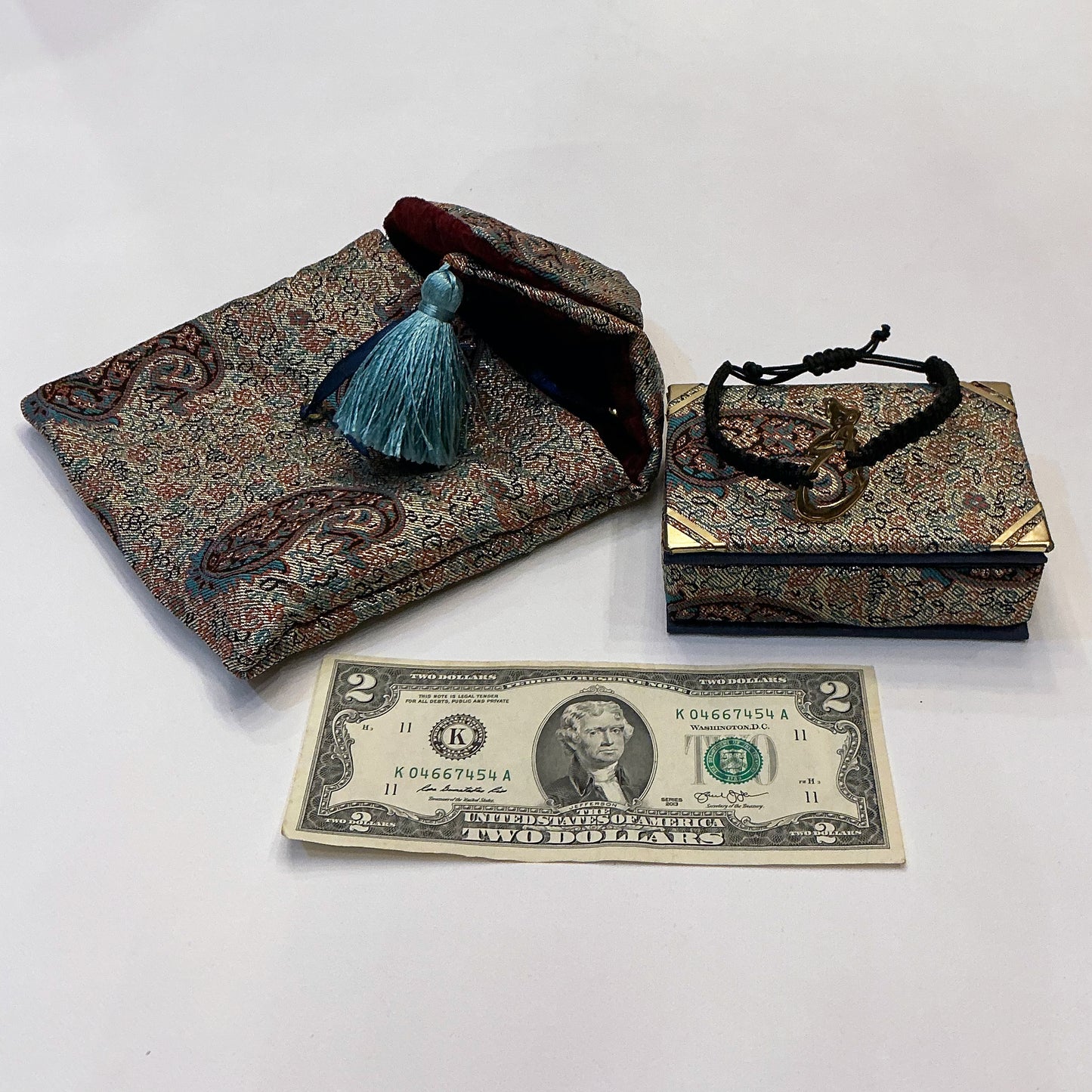 A Bracelet with Termeh Jewelry Box and Cover, A Unique Gift for You Loved Ones, Style 1