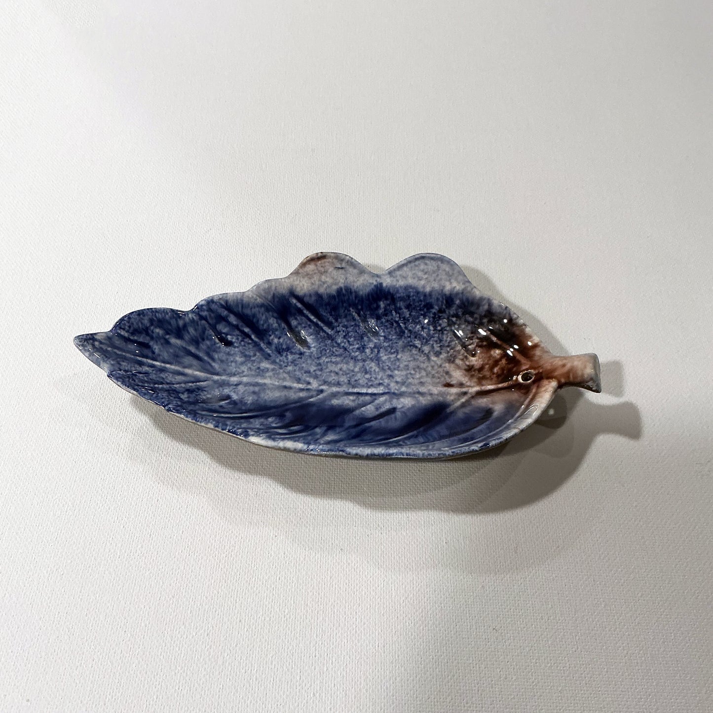 Ceramic Incense Stick Holder with a Shape of Leaf